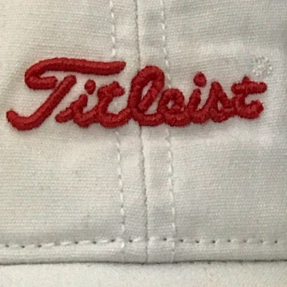 Titleist b1		cap	titleist	c	genderless	adjustable strap